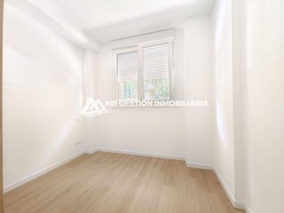 Piso en venta en Juan de la Cierva en Getafe