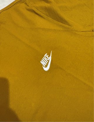T-shirt Nike Gialla Taglia L