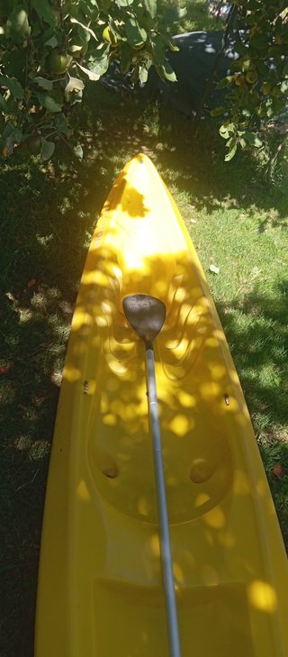 Kayak autovaciable RTM (Rotomod) Amarillo