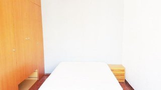Piso en venta en Porta en Barcelona