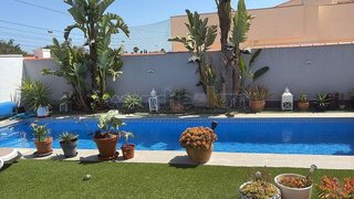 Chalet en venta en La Siesta - El Salado - Torreta en Torrevieja