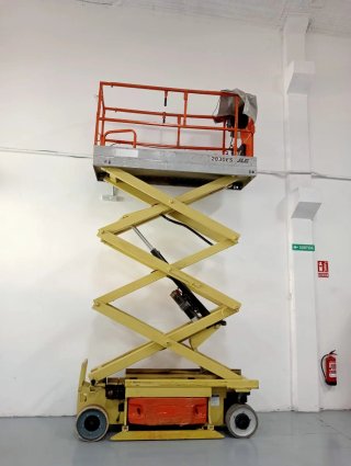 Plataforma elevadora Tijera JLG 2030ES