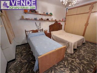 Casa adosada en venta en Sax