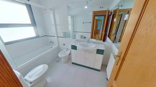 Piso en venta en Palomeras bajas en Madrid