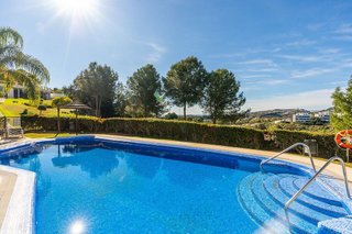 Piso en venta en Los Arqueros-Puerto del Almendro en Benahavís
