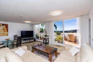 Piso en venta en Los Arqueros-Puerto del Almendro en Benahavís