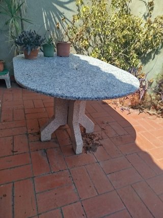 Tavolo da esterno in marmo