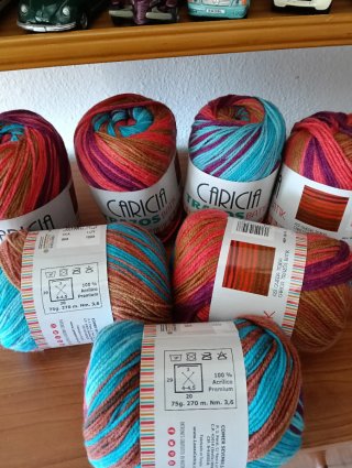 7 Ovillos Caricia Batik 75g