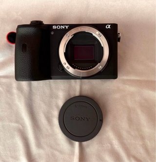 Cámara Sony A6600 + Lentes 16-50 y 18-135
