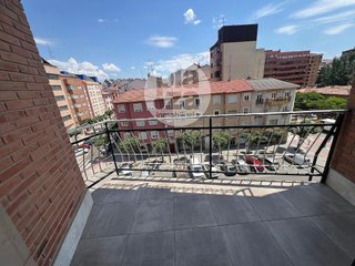 Piso en venta en Plaza España - Villa Pilar - Reyes Católicos - Vadillos en Burgos