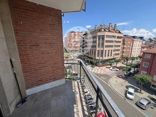 Piso en venta en Plaza España - Villa Pilar - Reyes Católicos - Vadillos en Burgos