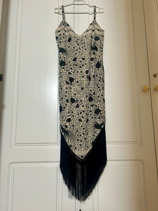 Vestido Mantón de Manila Bordado bodas fiesta