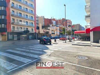 Casa adosada en venta en Els Pins en Blanes
