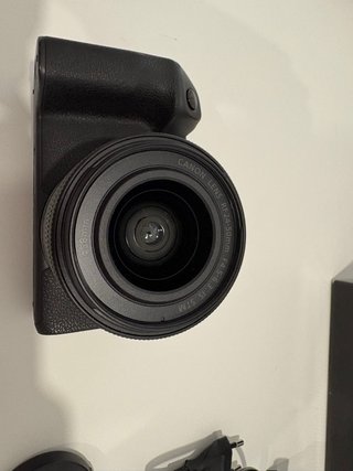 Canon EOS R8 Kit RF 24-50mm IS STM