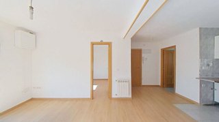 Piso en venta en Media Legua en Madrid