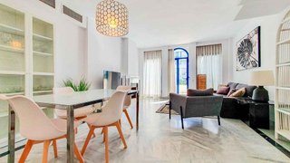 Piso en venta en Playa de la Fontanilla en Marbella