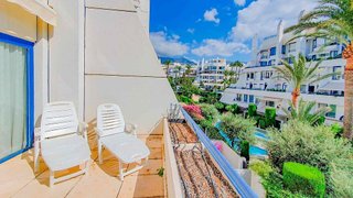 Piso en venta en Playa de la Fontanilla en Marbella
