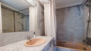 Piso en venta en Playa de la Fontanilla en Marbella