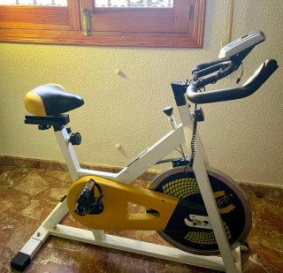 Bicicleta Spinning Blanca y Amarilla