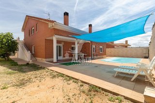 Chalet en venta en Cabanillas del Campo