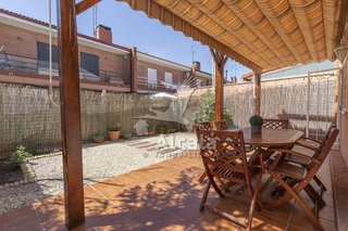 Casa adosada en venta en Torrejón del Rey