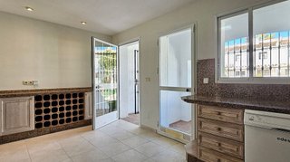 Casa pareada en venta en Nueva Andalucía centro en Marbella