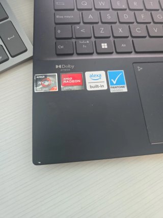 Portátil Asus Zenbook OLED 14