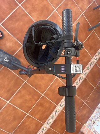 Patinete Eléctrico Xiaomi con Casco