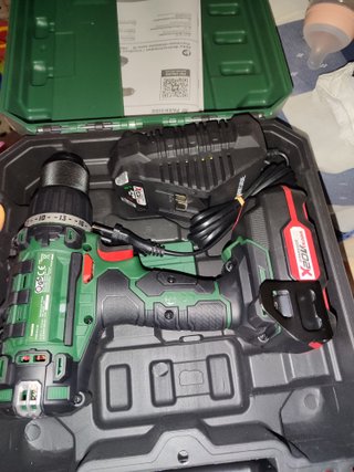 Taladro Parkside 20V con cargador y maletín