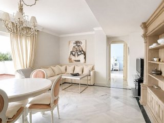 Ático en venta en Nueva Andalucía centro en Marbella