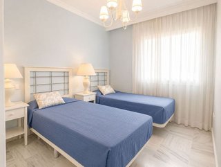 Ático en venta en Nueva Andalucía centro en Marbella