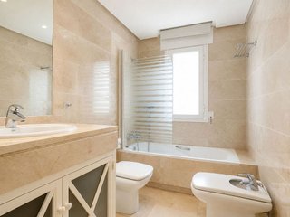 Ático en venta en Nueva Andalucía centro en Marbella