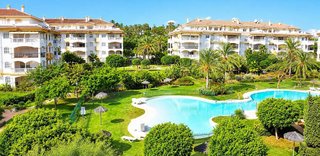 Ático en venta en Nueva Andalucía centro en Marbella