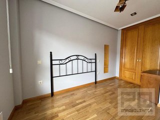 Piso en venta en Universidad en Ávila