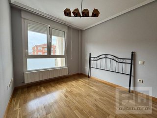 Piso en venta en Universidad en Ávila