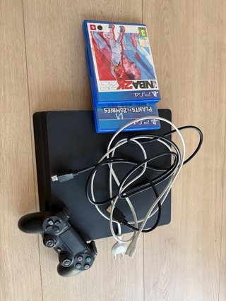 PS4 (PlayStation 4) Negra + Mando + Juegos