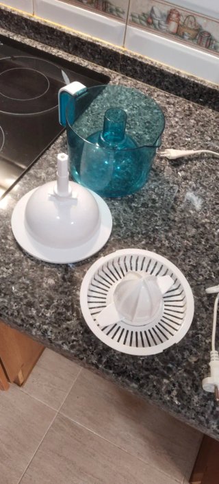 Exprimidor Cecotec ZitrusEasy