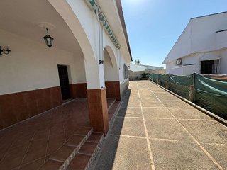 Chalet en venta en Sanlúcar la Mayor