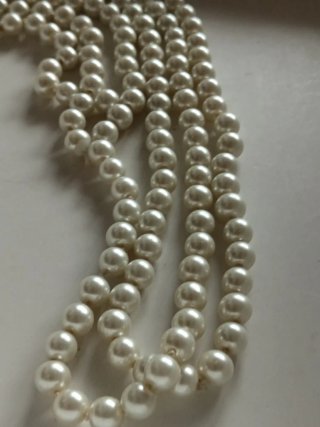 Collana di perle bianche