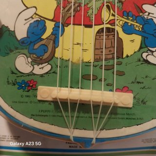 Chitarra  puffi peyo originale anni 80