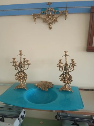 Candelabros, Cenicero y Perchero Bronce