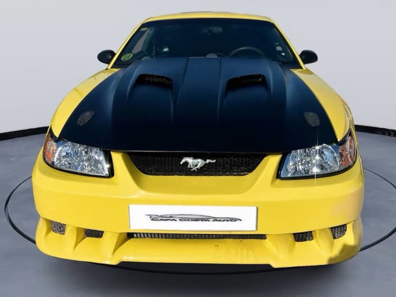 Ford Mustang 2002 - foto 1