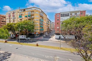 Piso en venta en Benalúa en Alicante