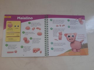 Gioca con la plastilina