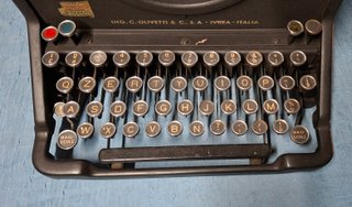 Macchina da scrivere Olivetti M40