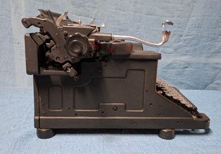 Macchina da scrivere Olivetti M40