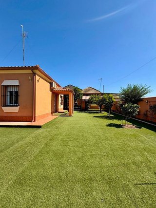 Chalet en venta en Montequinto en Dos Hermanas