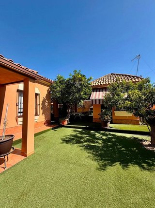 Chalet en venta en Montequinto en Dos Hermanas
