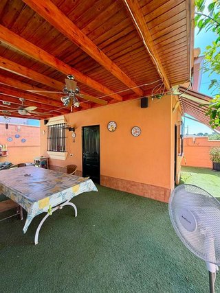 Chalet en venta en Montequinto en Dos Hermanas