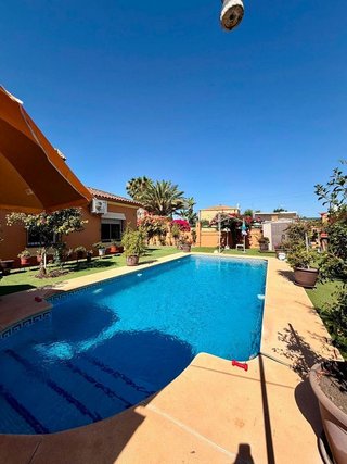 Chalet en venta en Montequinto en Dos Hermanas